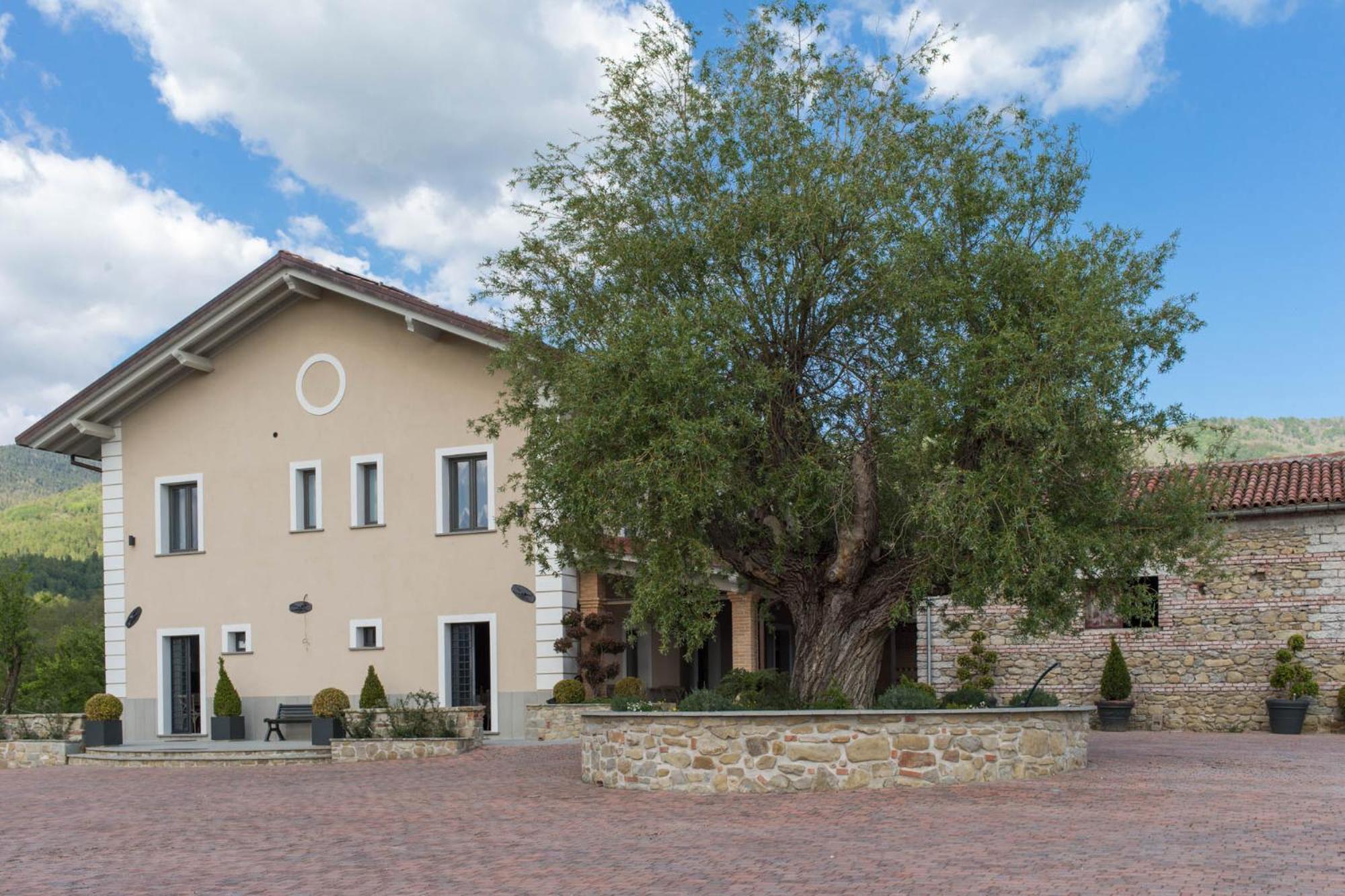 Casale Virginia Guest House Cesariano Exterior photo